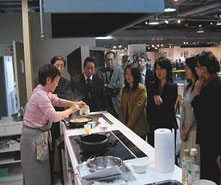 野村先生による各調理器具の同時実演